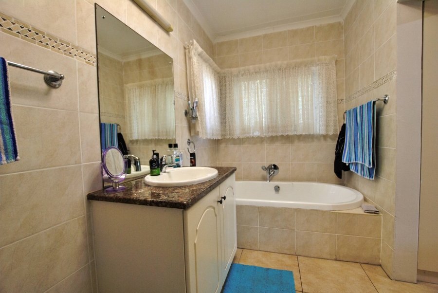 5 Bedroom Property for Sale in Pennington KwaZulu-Natal