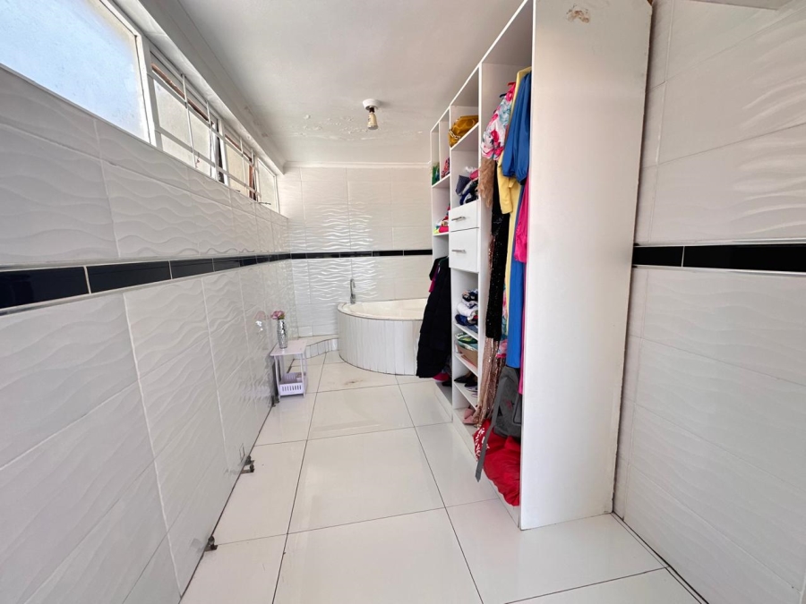 4 Bedroom Property for Sale in Mobeni Heights KwaZulu-Natal