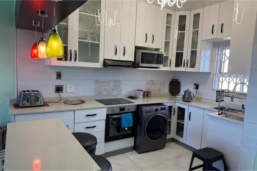 1 Bedroom Property for Sale in North Beach KwaZulu-Natal