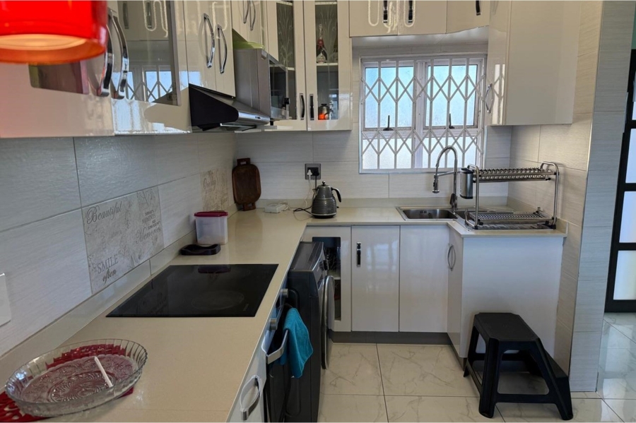 1 Bedroom Property for Sale in North Beach KwaZulu-Natal