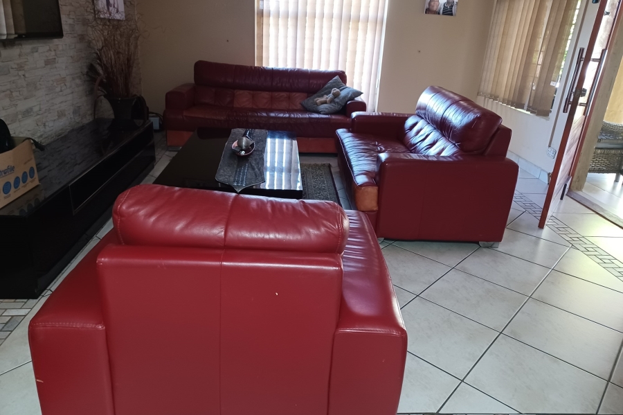 5 Bedroom Property for Sale in Kloof KwaZulu-Natal