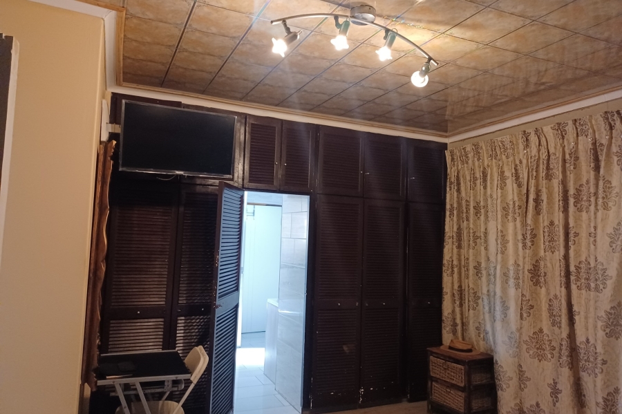 5 Bedroom Property for Sale in Kloof KwaZulu-Natal