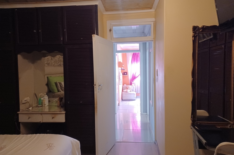 5 Bedroom Property for Sale in Kloof KwaZulu-Natal