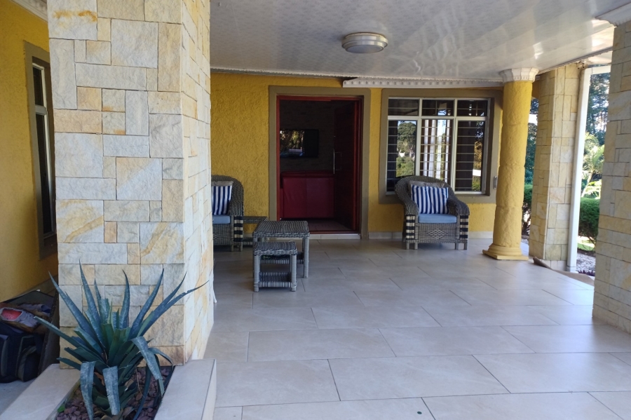 5 Bedroom Property for Sale in Kloof KwaZulu-Natal
