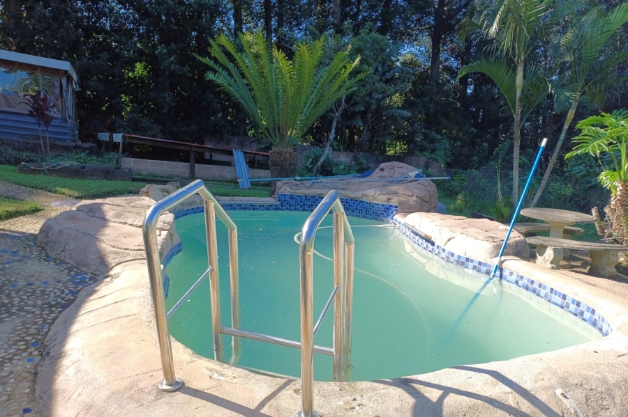 5 Bedroom Property for Sale in Kloof KwaZulu-Natal