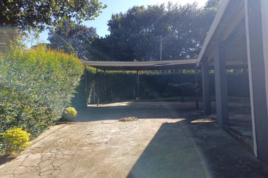 5 Bedroom Property for Sale in Kloof KwaZulu-Natal