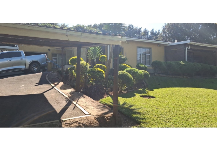 5 Bedroom Property for Sale in Kloof KwaZulu-Natal