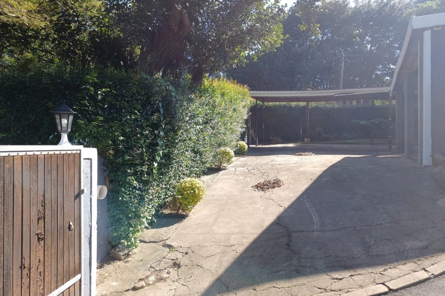 5 Bedroom Property for Sale in Kloof KwaZulu-Natal