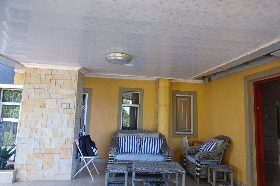 5 Bedroom Property for Sale in Kloof KwaZulu-Natal