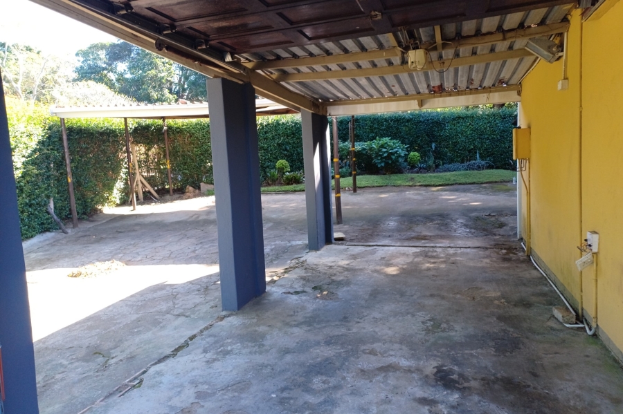 5 Bedroom Property for Sale in Kloof KwaZulu-Natal