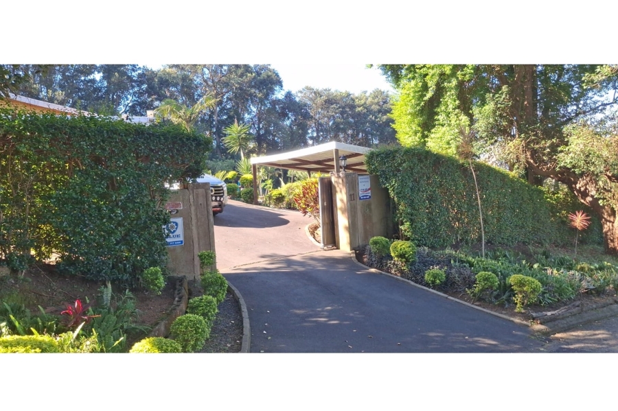 5 Bedroom Property for Sale in Kloof KwaZulu-Natal