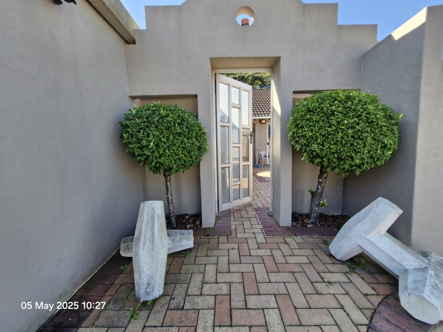 2 Bedroom Property for Sale in Sherwood KwaZulu-Natal