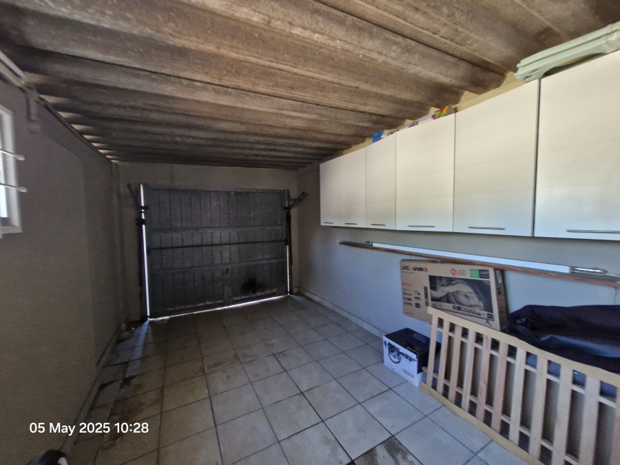 2 Bedroom Property for Sale in Sherwood KwaZulu-Natal