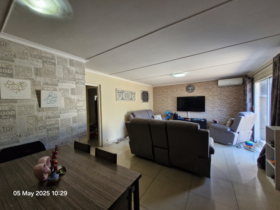 2 Bedroom Property for Sale in Sherwood KwaZulu-Natal