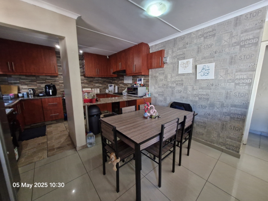 2 Bedroom Property for Sale in Sherwood KwaZulu-Natal