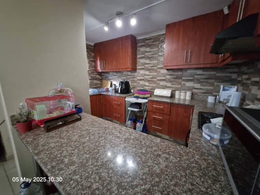 2 Bedroom Property for Sale in Sherwood KwaZulu-Natal