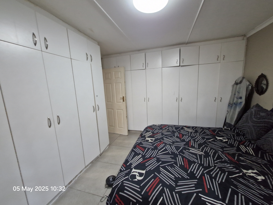 2 Bedroom Property for Sale in Sherwood KwaZulu-Natal