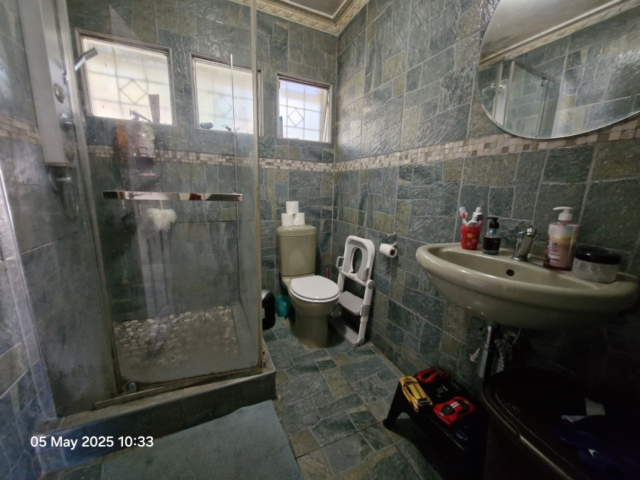 2 Bedroom Property for Sale in Sherwood KwaZulu-Natal