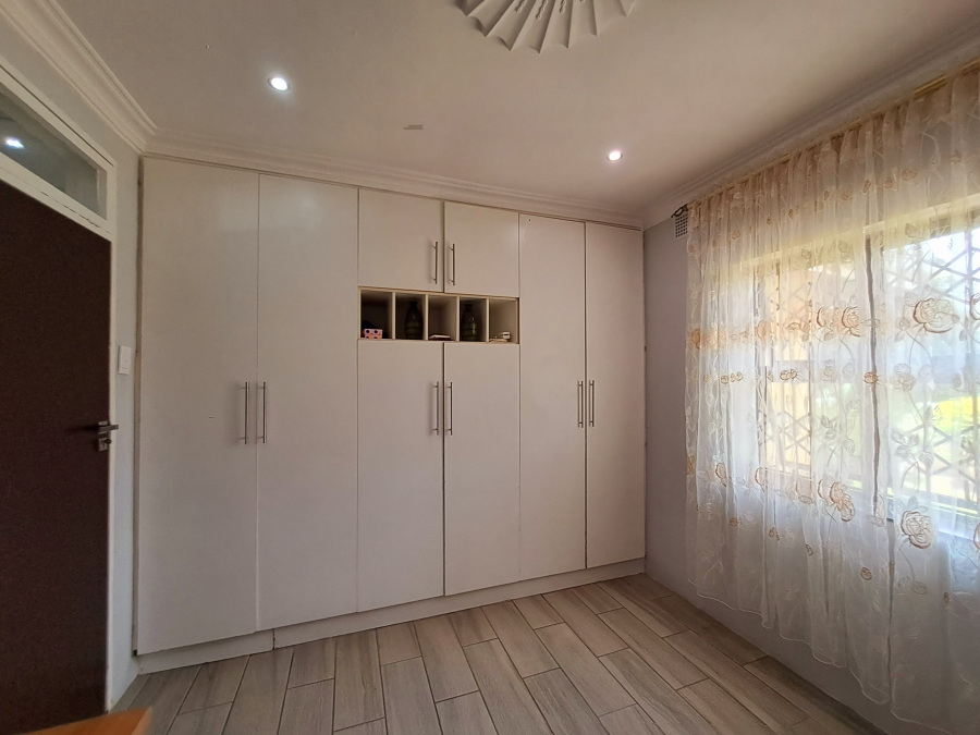 To Let 4 Bedroom Property for Rent in Moseley Park KwaZulu-Natal
