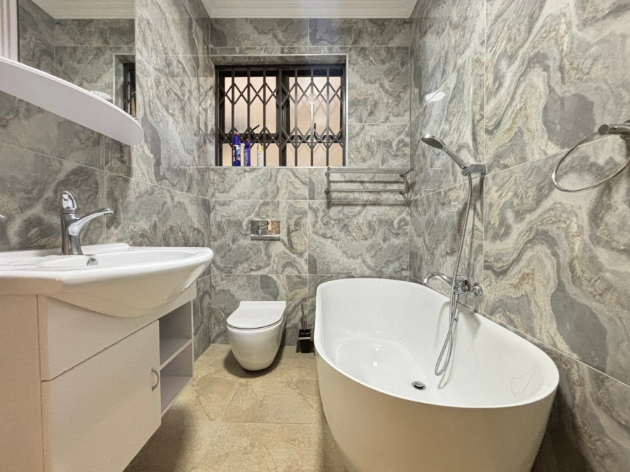 2 Bedroom Property for Sale in North Beach KwaZulu-Natal