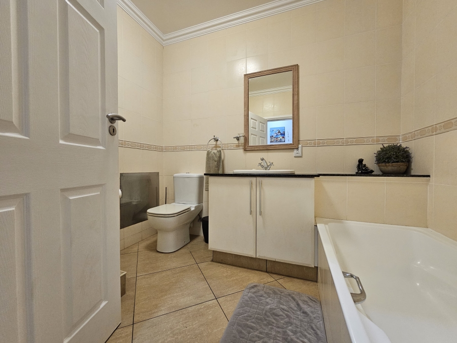 3 Bedroom Property for Sale in Uvongo Beach KwaZulu-Natal