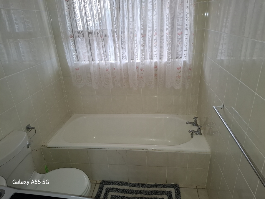 2 Bedroom Property for Sale in Manaba Beach KwaZulu-Natal