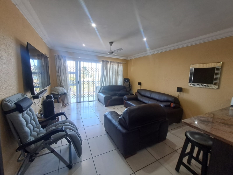 To Let 1 Bedroom Property for Rent in Lawrence Rocks KwaZulu-Natal