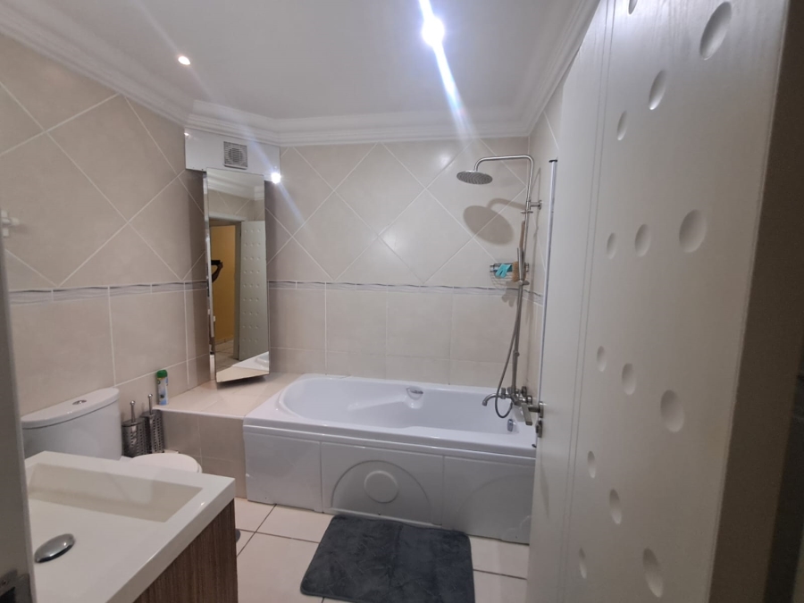 To Let 1 Bedroom Property for Rent in Lawrence Rocks KwaZulu-Natal