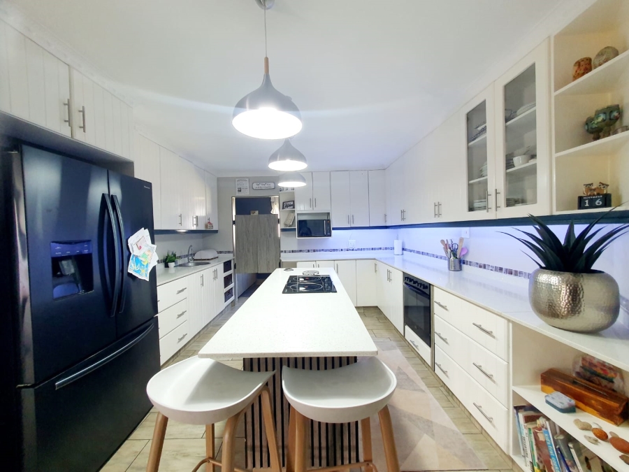 4 Bedroom Property for Sale in Meer En See KwaZulu-Natal