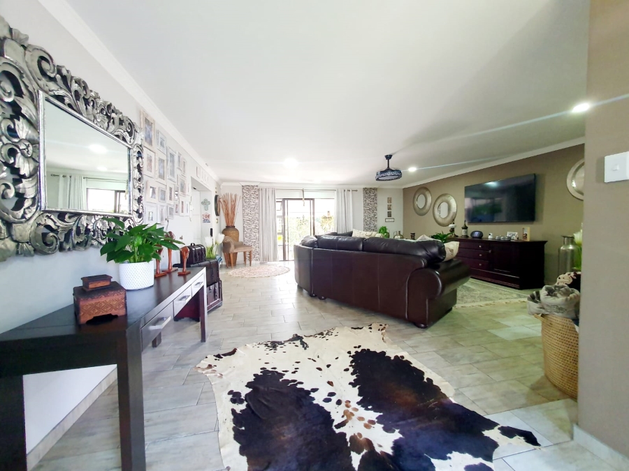 4 Bedroom Property for Sale in Meer En See KwaZulu-Natal