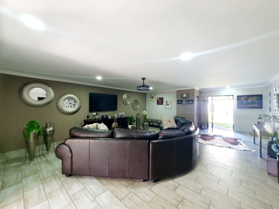 4 Bedroom Property for Sale in Meer En See KwaZulu-Natal