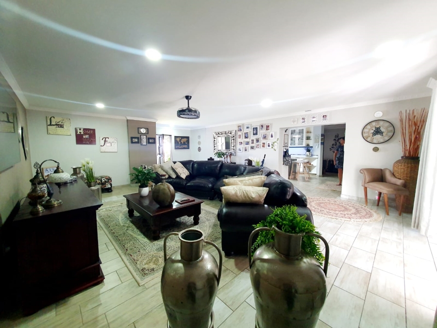 4 Bedroom Property for Sale in Meer En See KwaZulu-Natal