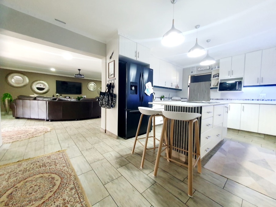 4 Bedroom Property for Sale in Meer En See KwaZulu-Natal