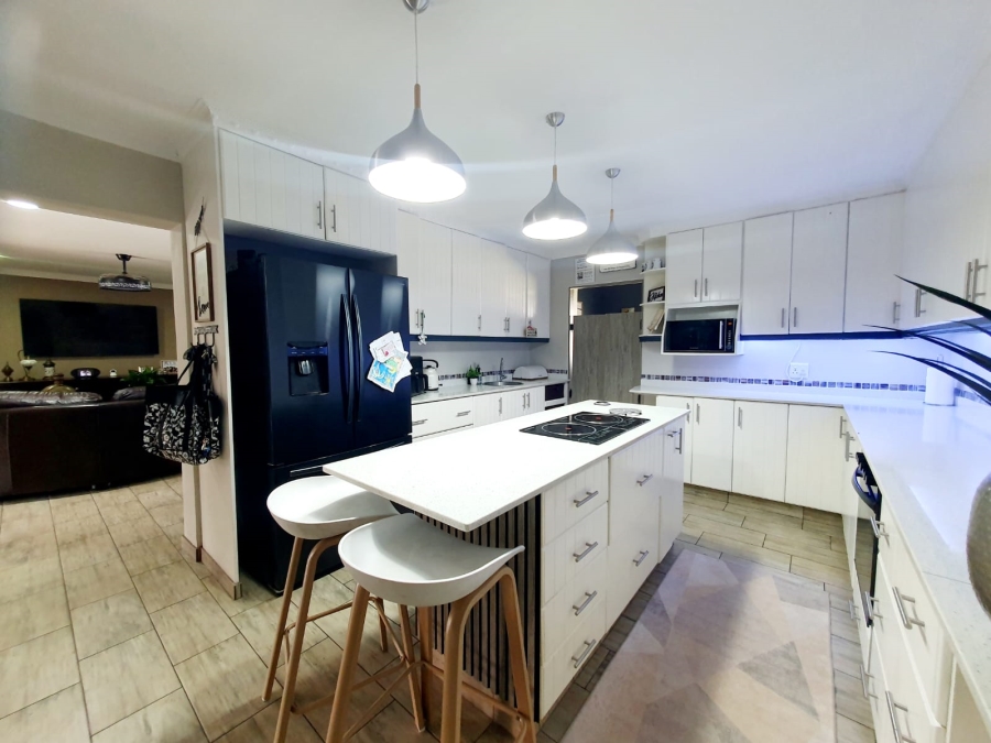 4 Bedroom Property for Sale in Meer En See KwaZulu-Natal