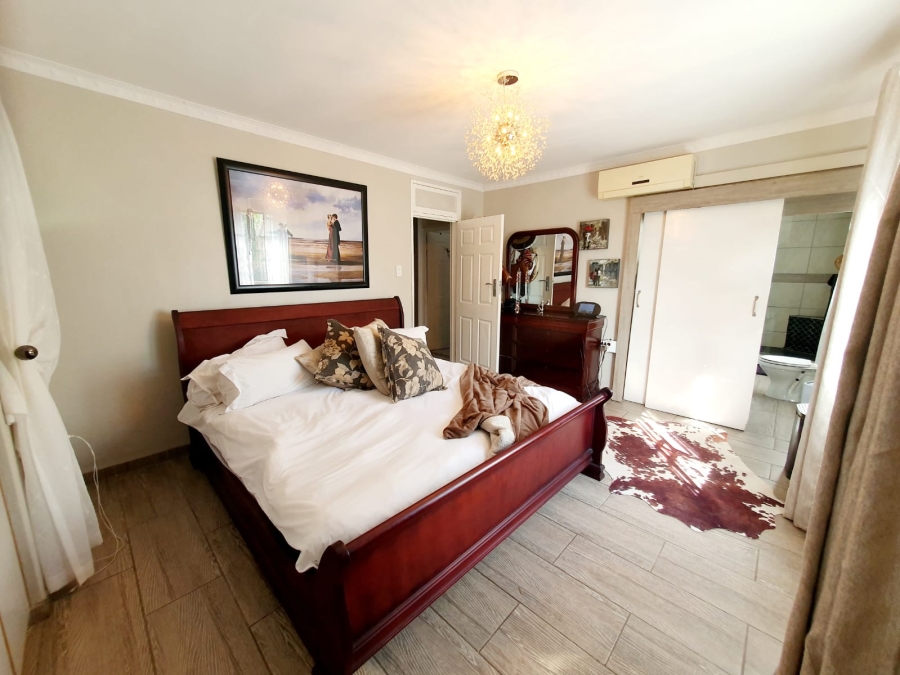 4 Bedroom Property for Sale in Meer En See KwaZulu-Natal