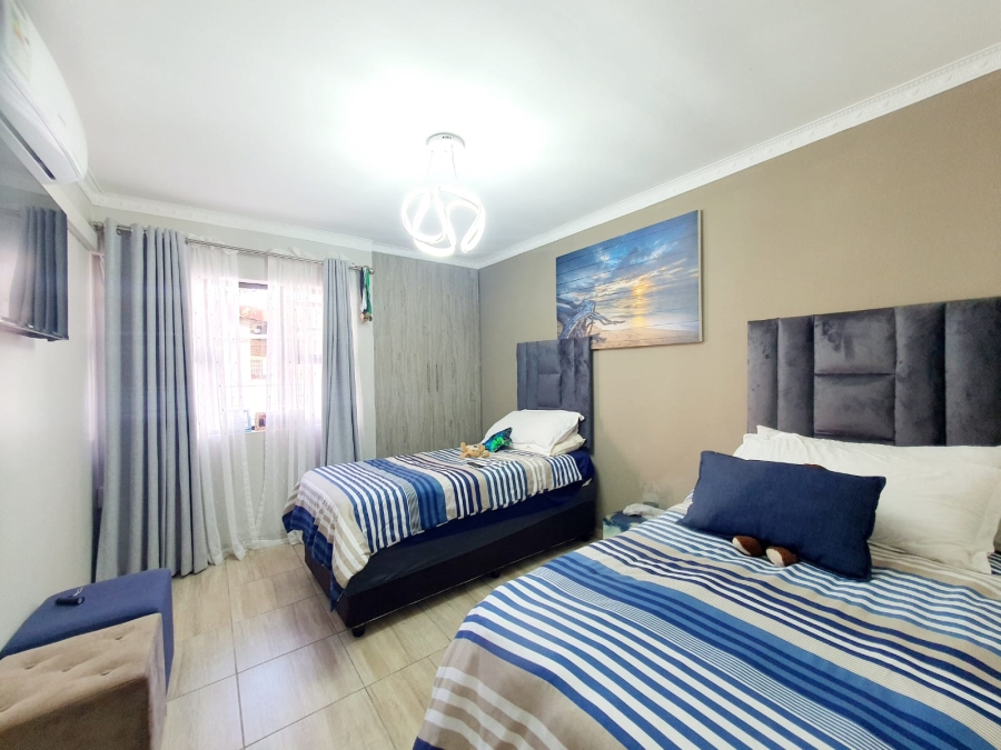 4 Bedroom Property for Sale in Meer En See KwaZulu-Natal