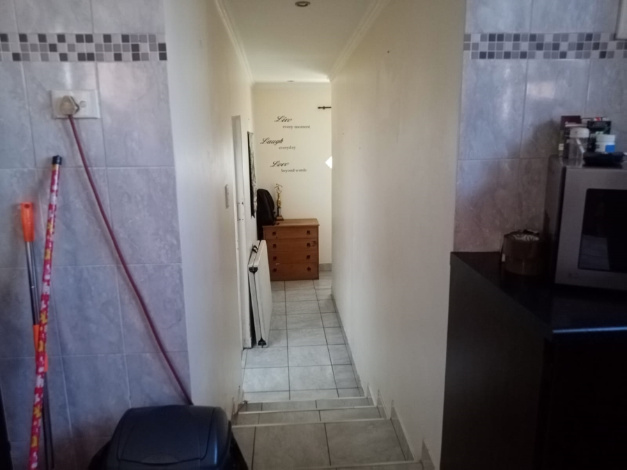 To Let 2 Bedroom Property for Rent in Malvern KwaZulu-Natal