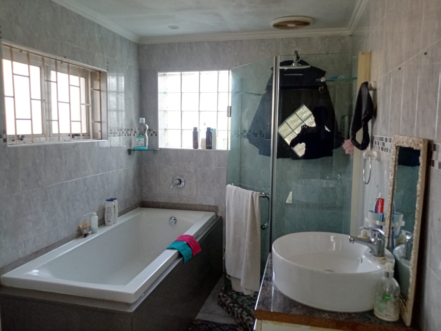To Let 2 Bedroom Property for Rent in Malvern KwaZulu-Natal