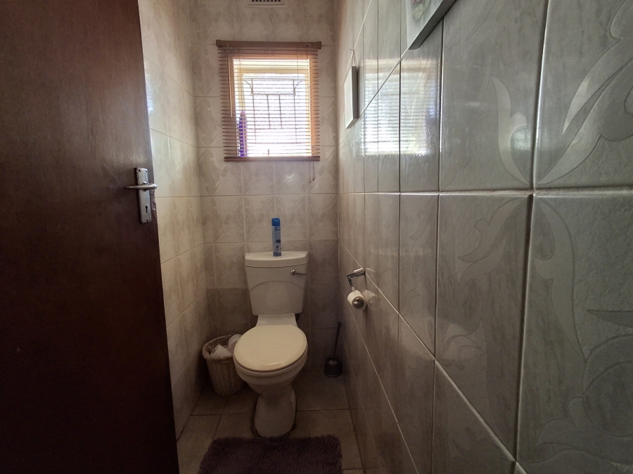 4 Bedroom Property for Sale in Newholme KwaZulu-Natal