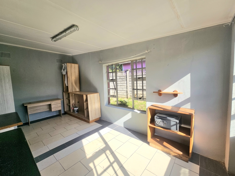 To Let 1 Bedroom Property for Rent in Malvern KwaZulu-Natal