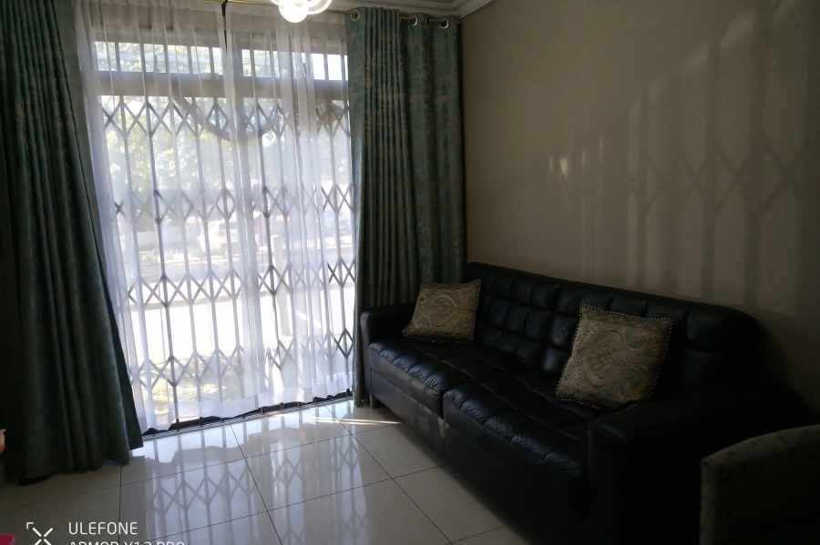 To Let 2 Bedroom Property for Rent in New Town Centre KwaZulu-Natal
