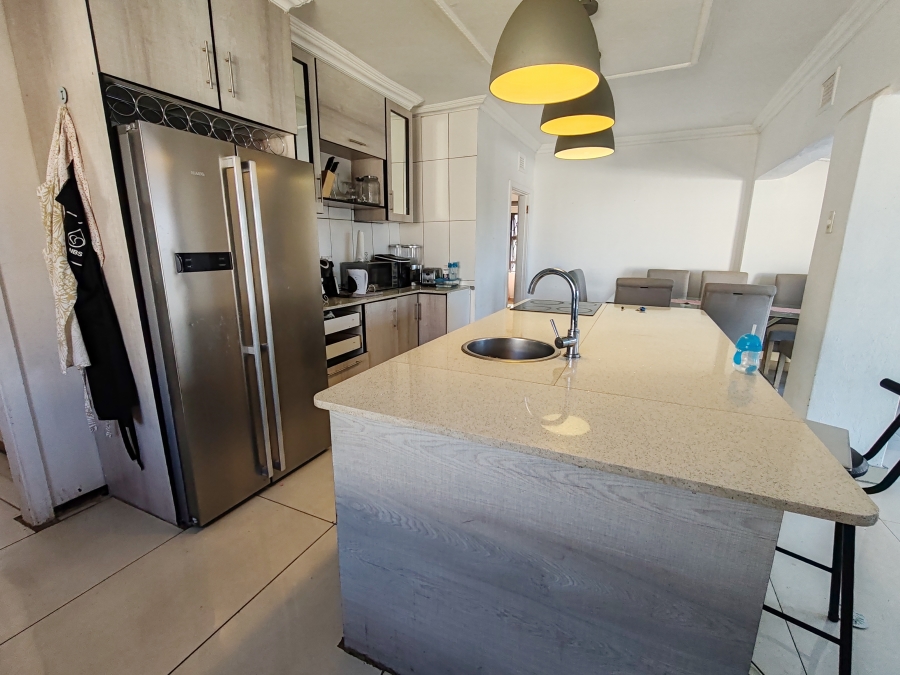 4 Bedroom Property for Sale in Uvongo Beach KwaZulu-Natal