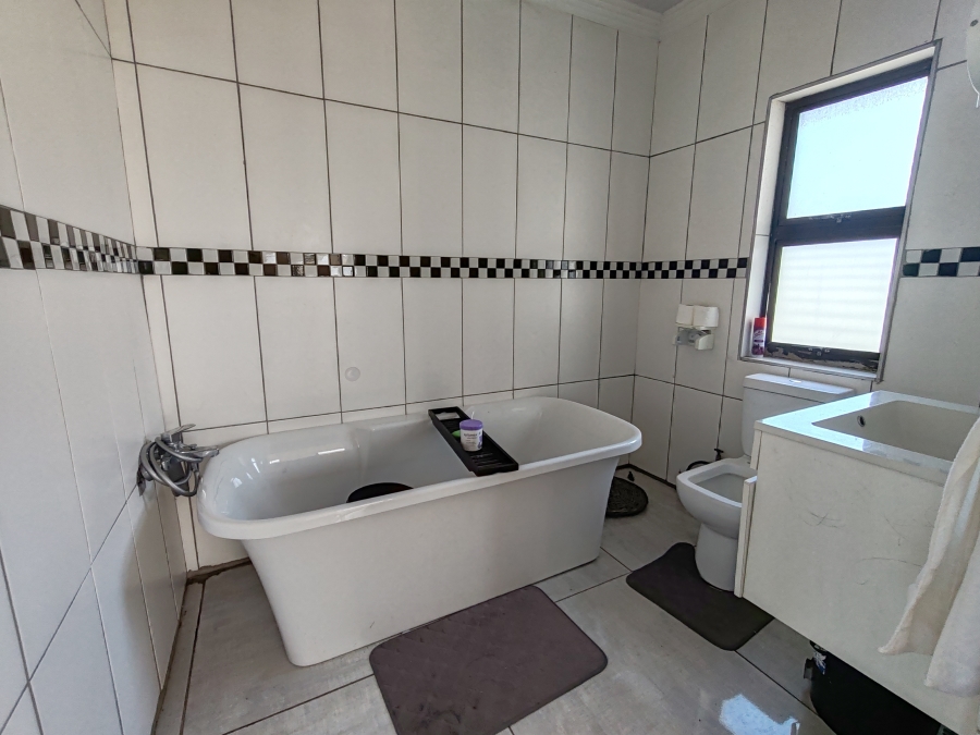 4 Bedroom Property for Sale in Uvongo Beach KwaZulu-Natal