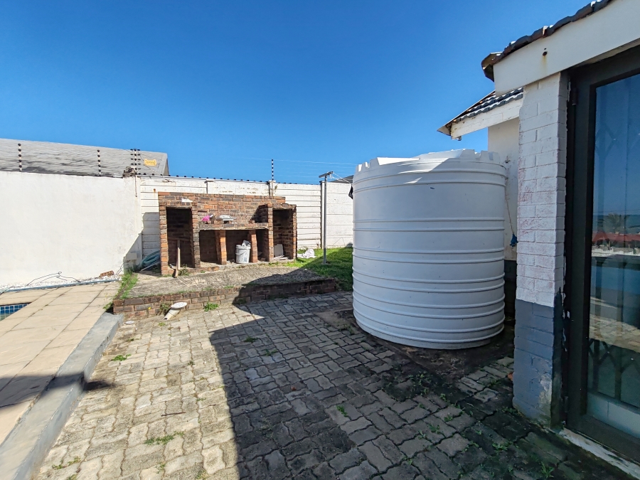 4 Bedroom Property for Sale in Uvongo Beach KwaZulu-Natal