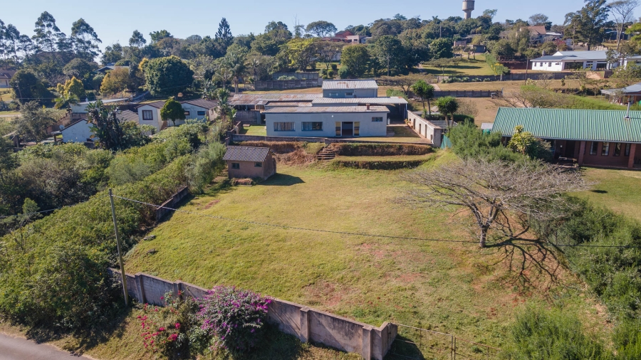6 Bedroom Property for Sale in Monteseel KwaZulu-Natal