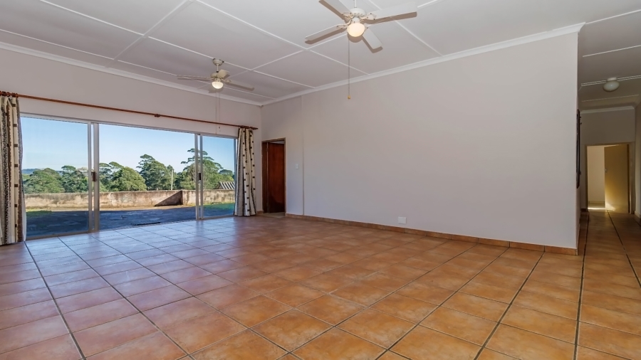 6 Bedroom Property for Sale in Monteseel KwaZulu-Natal