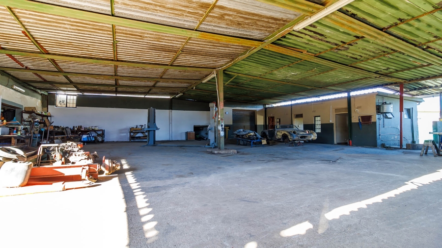 6 Bedroom Property for Sale in Monteseel KwaZulu-Natal