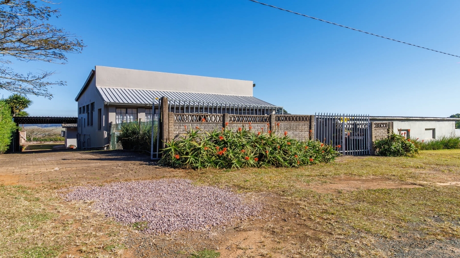 6 Bedroom Property for Sale in Monteseel KwaZulu-Natal
