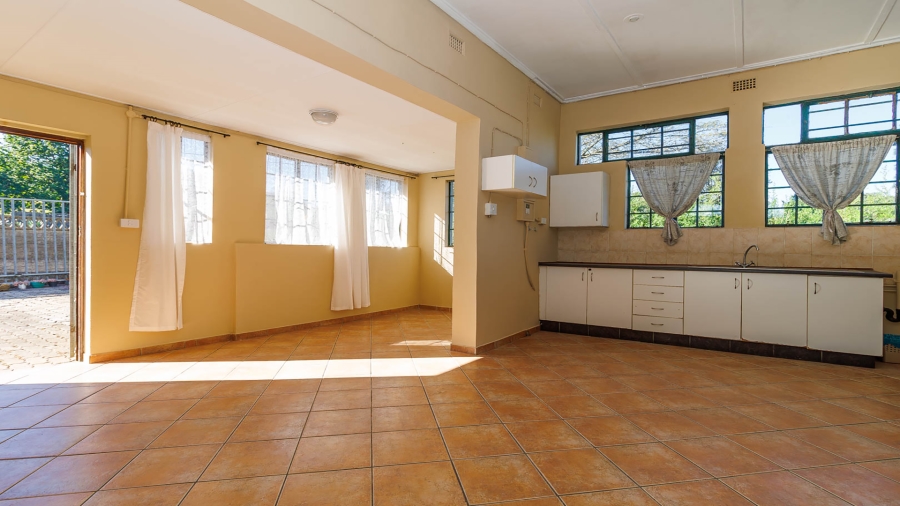 6 Bedroom Property for Sale in Monteseel KwaZulu-Natal