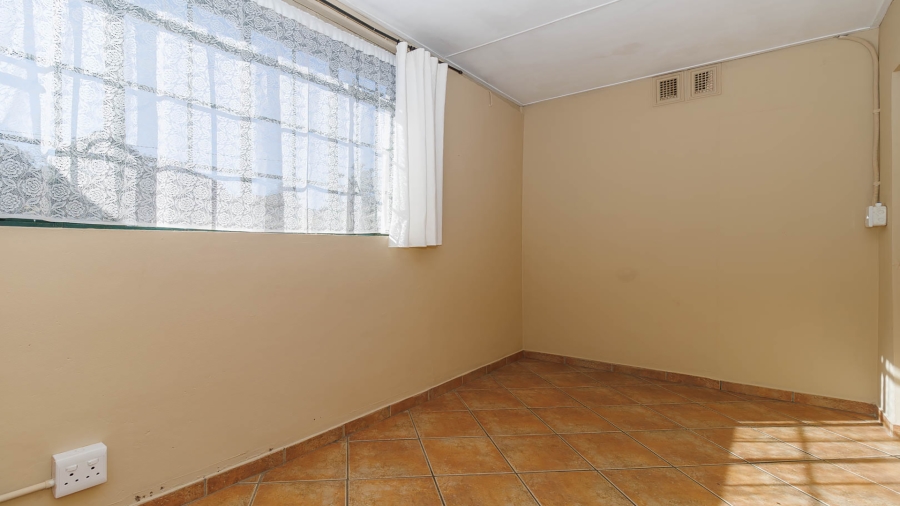 6 Bedroom Property for Sale in Monteseel KwaZulu-Natal